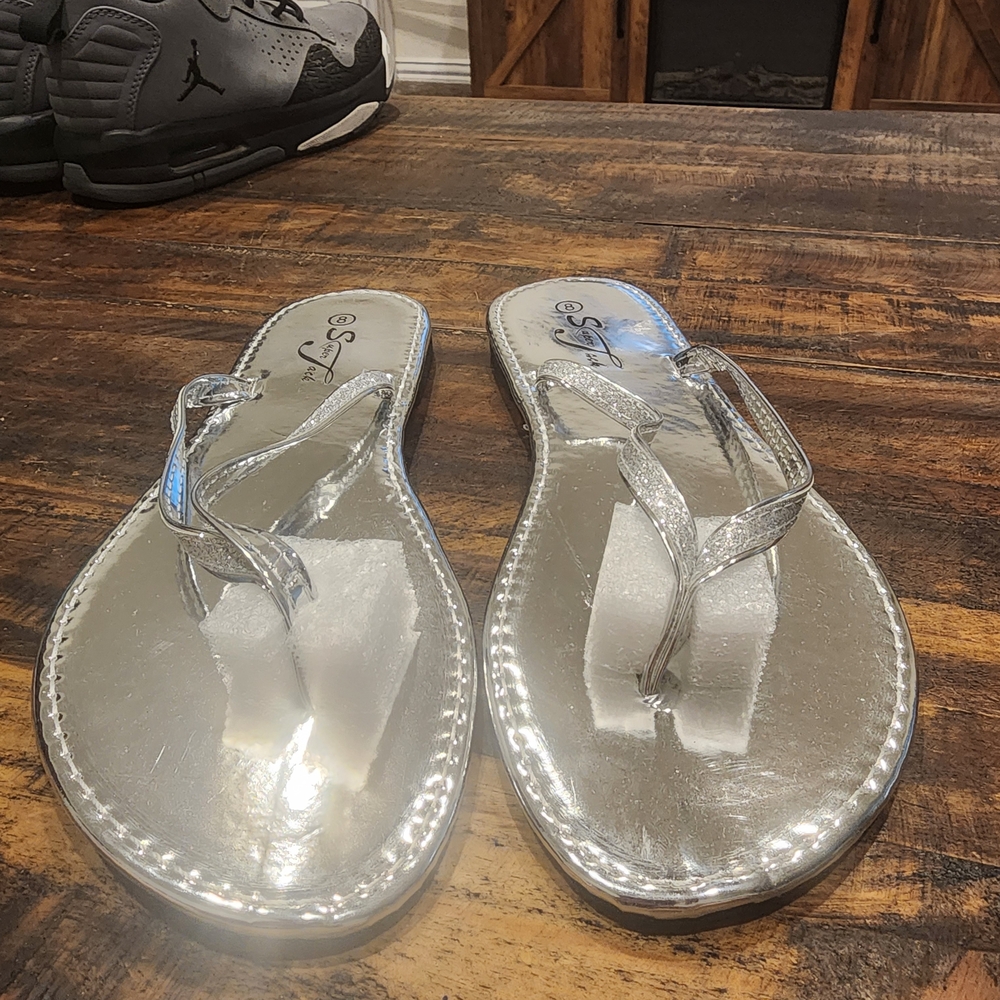Elegant Silver Flip-Flop Sandals
